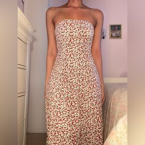 The A&F Mila Strapless Midi Dress 🍓